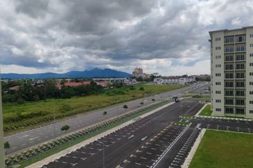 Pine Square Sri Pertiwi For Rent