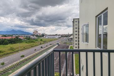 Pine Square Sri Pertiwi For Rent