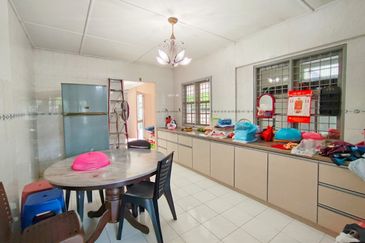 Chawan road Semi Detached  Double storey For Rent