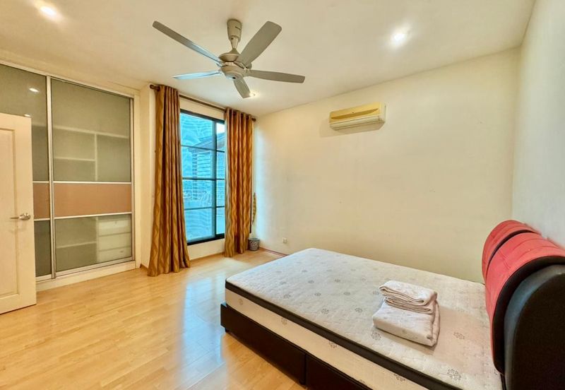 Park Avenue Apartment