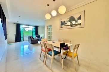 Park Avenue Apartment