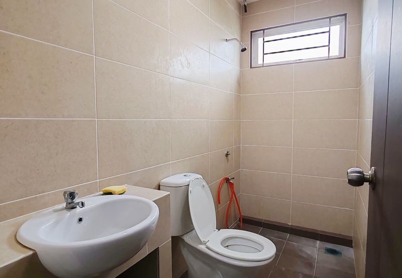 JALAN FEILD FORCE CORNER TERRACE FOR SALE