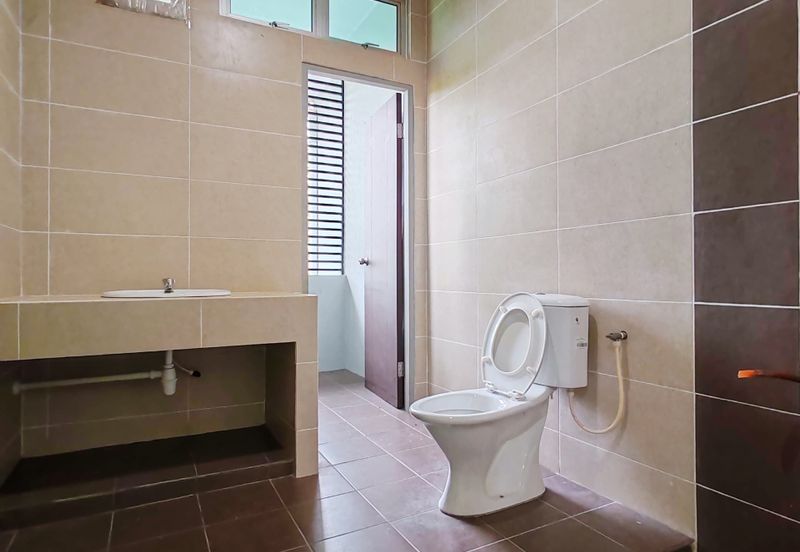 JALAN FEILD FORCE CORNER TERRACE FOR SALE