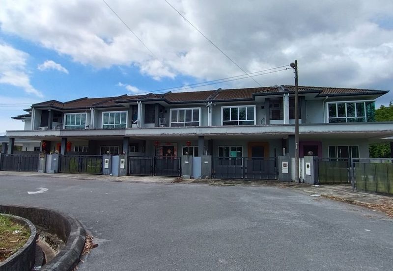 JALAN FEILD FORCE CORNER TERRACE FOR SALE