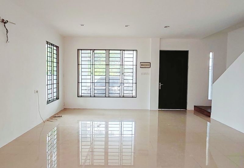 JALAN FEILD FORCE CORNER TERRACE FOR SALE