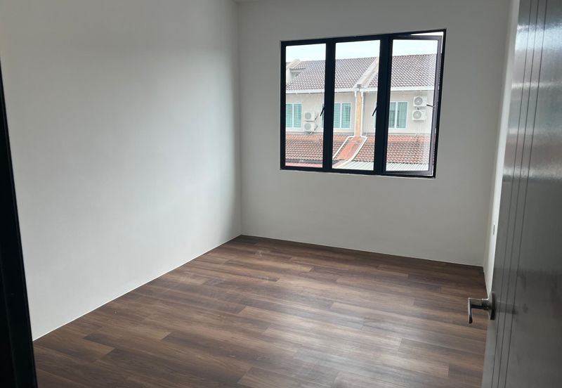 Stutong Baru Double Storey Intermediate For Sale