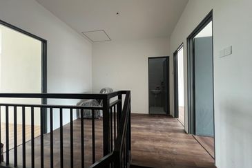 Stutong Baru Double Storey Intermediate For Sale