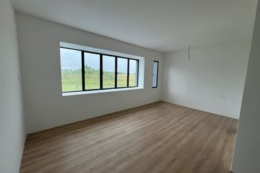 Stutong Baru Double Storey Intermediate For Sale