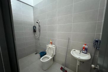 Stutong Baru Double Storey Intermediate For Sale