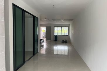 Stutong Baru Double Storey Intermediate For Sale