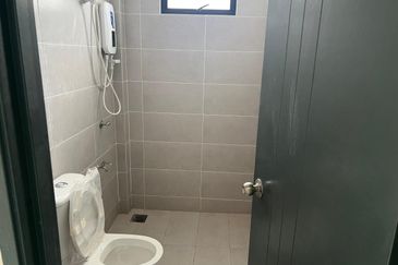 Stutong Baru Double Storey Intermediate For Sale