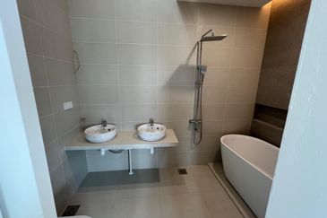 Stutong Baru Double Storey Intermediate For Sale