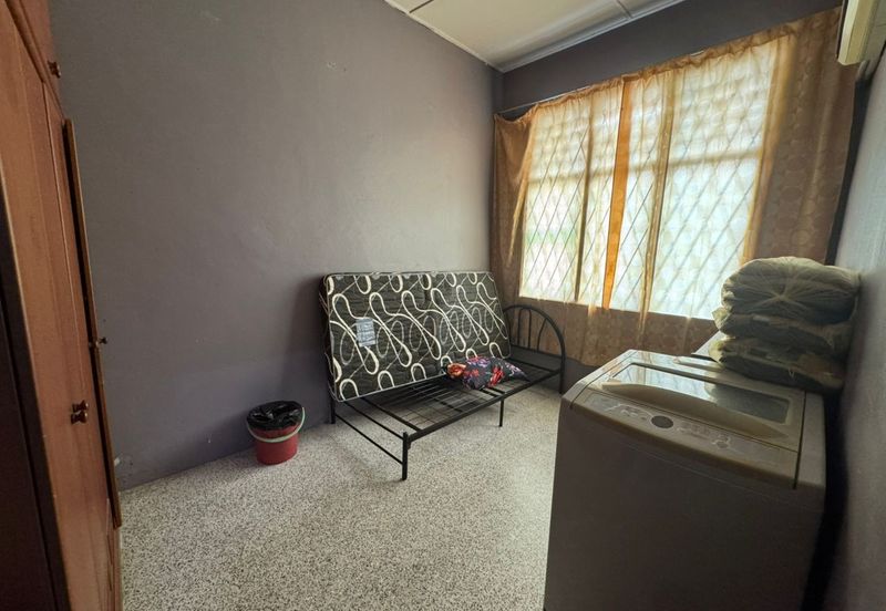 Jalan Kedandi Single Storey Terrace Intermediate For Sale