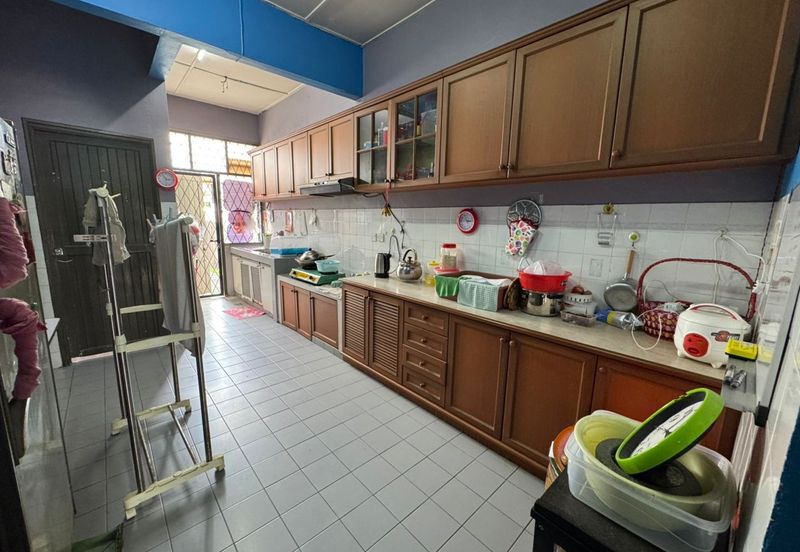 Jalan Kedandi Single Storey Terrace Intermediate For Sale