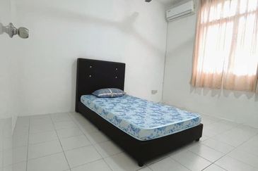 Bintawa Riverfront Apartment For Rent