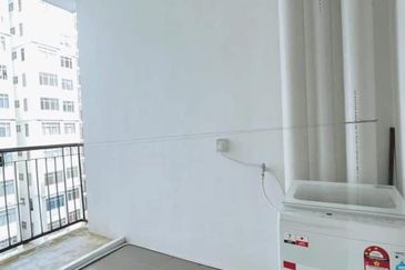 Bintawa Riverfront Apartment For Rent