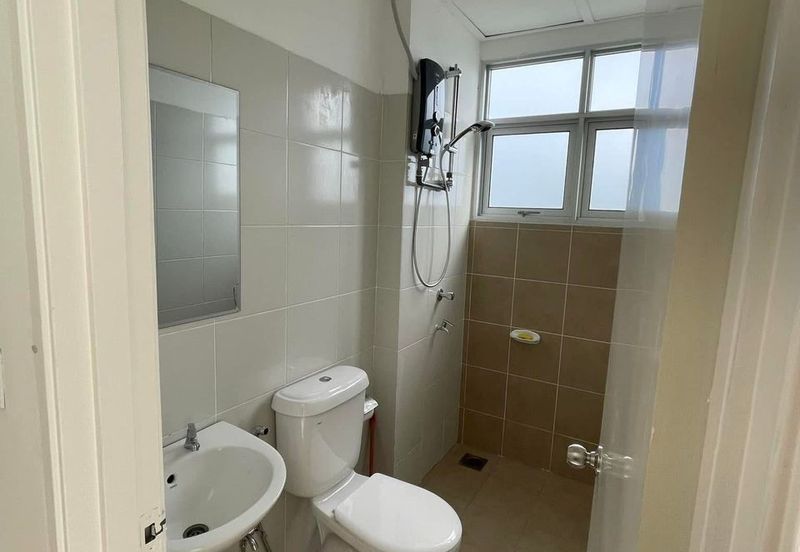 Bintawa Riverfront Apartment For Rent