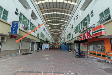 3 Storey Aiman Mall Shop Lot For Sale
