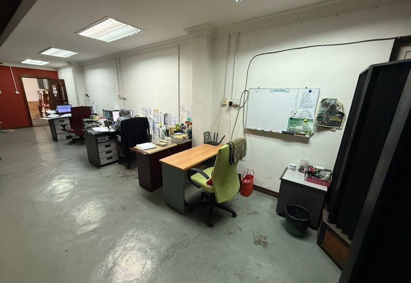 Bintawa 3-Storey Detached Warehouse For Sale