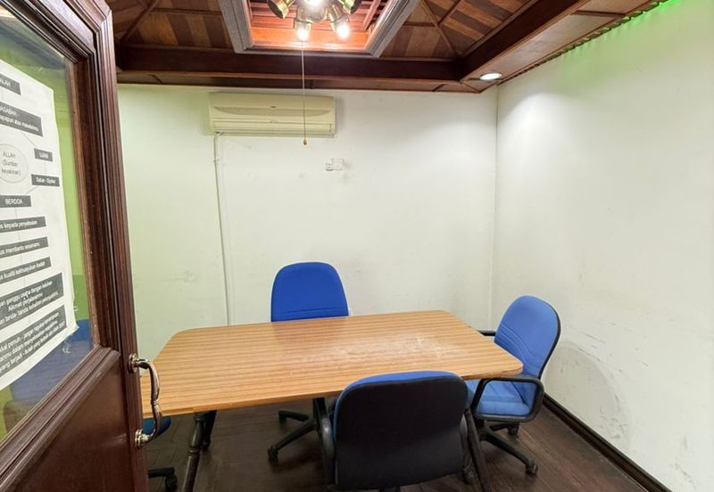 Bintawa 3-Storey Detached Warehouse For Sale