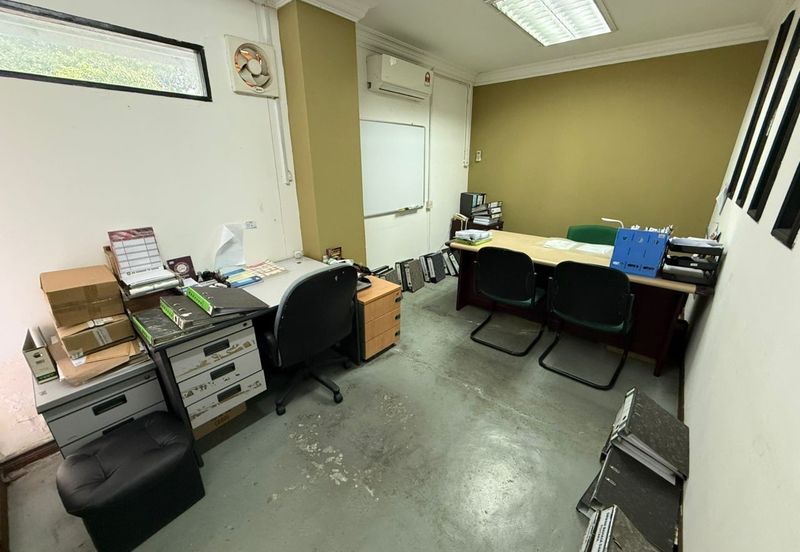 Bintawa 3-Storey Detached Warehouse For Sale