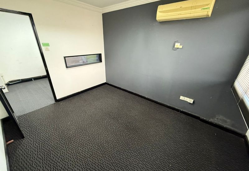 Bintawa 3-Storey Detached Warehouse For Sale