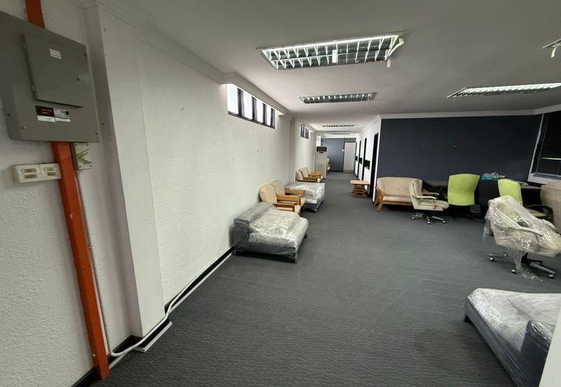 Bintawa 3-Storey Detached Warehouse For Sale