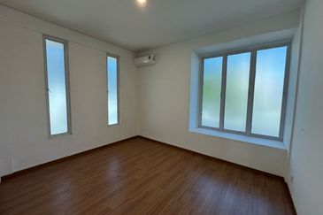 Pearl Avenue, Tapang Double Storey Semi-D House For Sale