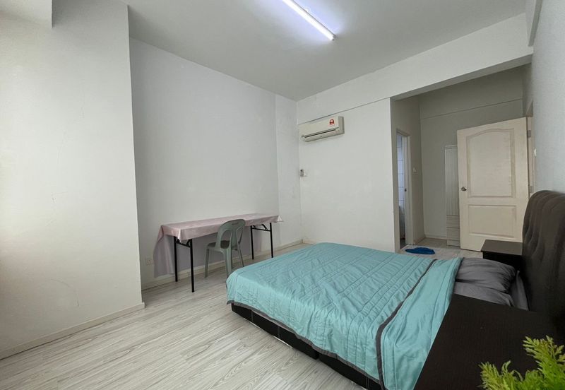 SkyVilla Condominium