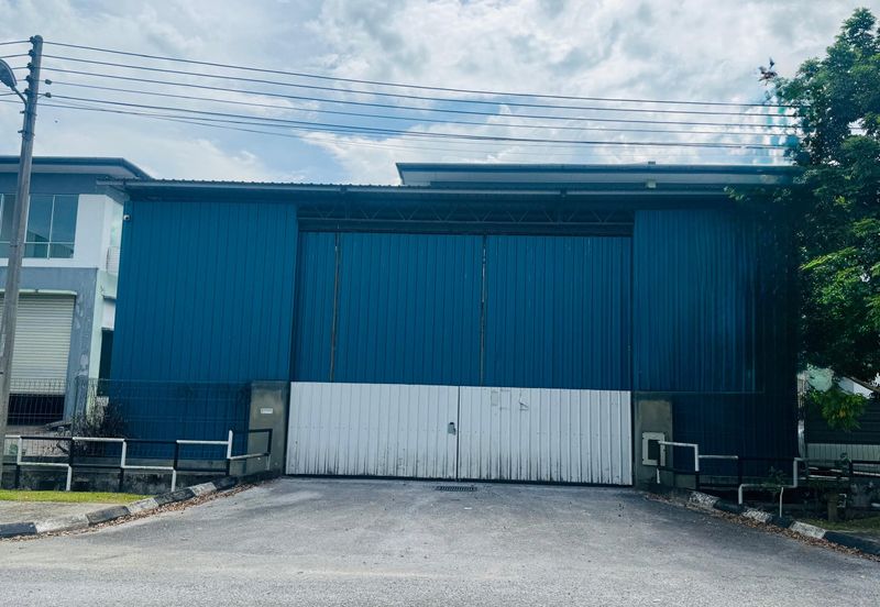 7th Mile Batu Kitang Semi-Detached Factory Warehouse For Rent