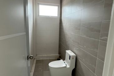 Jalan Semaba Double Storey Semi-D For Sale