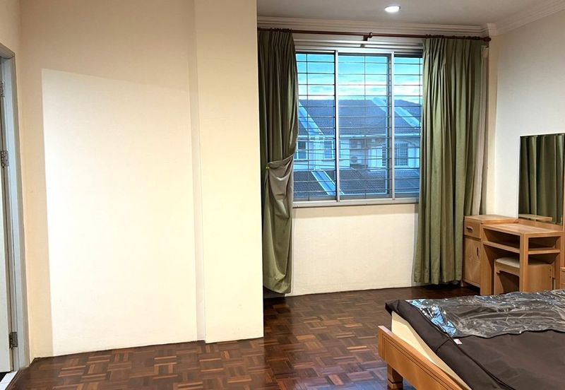 3rd mile, sunny hill Double Storey Terrace Intermediate House For Sale