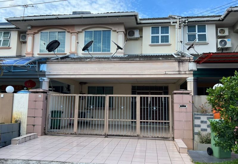 3rd mile, sunny hill Double Storey Terrace Intermediate House For Sale