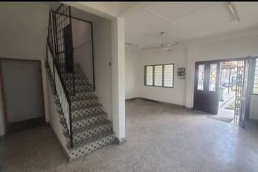 Double Storey Corner Terrace @ Peace Road, Pending For Sale
