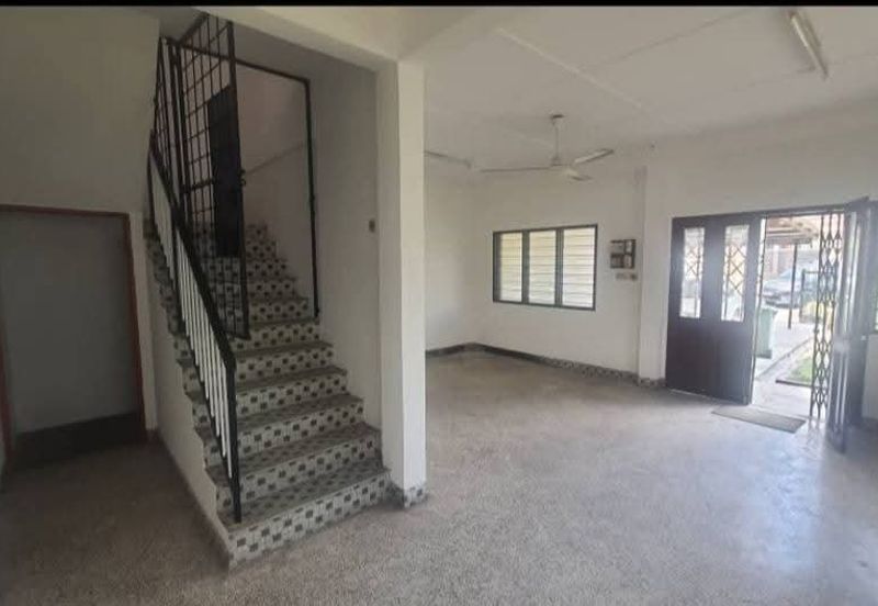 Double Storey Corner Terrace @ Peace Road, Pending For Sale