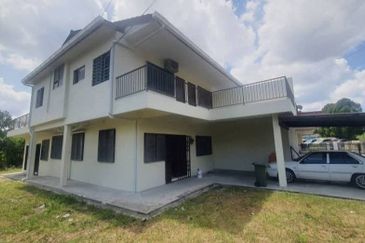 Double Storey Corner Terrace @ Peace Road, Pending For Sale