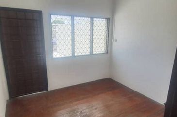 Double Storey Corner Terrace @ Peace Road, Pending For Sale