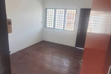 Double Storey Corner Terrace @ Peace Road, Pending For Sale