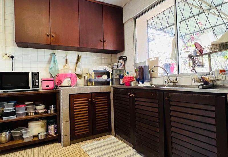 Double Storey Terrace Intermediate at Sherip Masahor For Sale