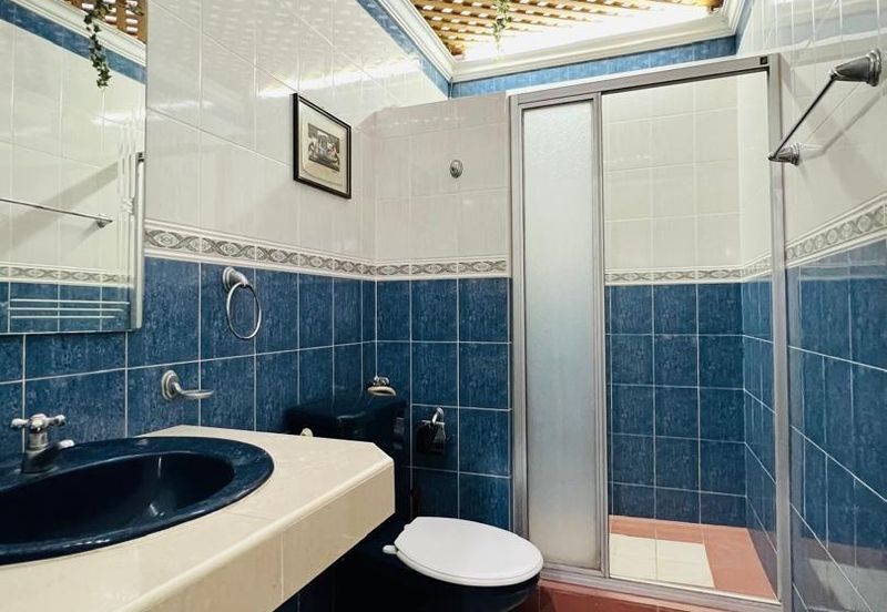 Double Storey Terrace Intermediate at Sherip Masahor For Sale