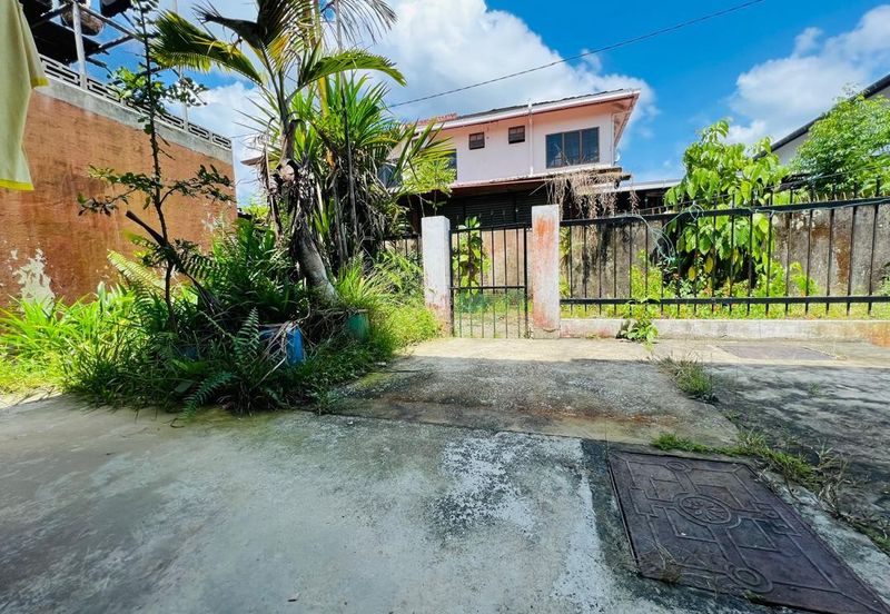 Double Storey Terrace Intermediate at Sherip Masahor For Sale