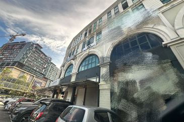 Milan Square 4 Storey Intermediate Shoplot For Sale