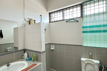 Riveria Samarahan Double Storey Intermediate House For Sale