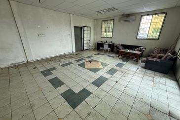 Sejingkat Semi-Detached  Industrial Warehouse For Sale