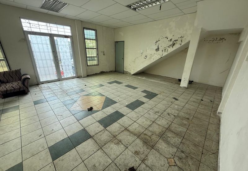 Sejingkat Semi-Detached  Industrial Warehouse For Sale