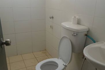 Stakan Single storey corner house For Rent