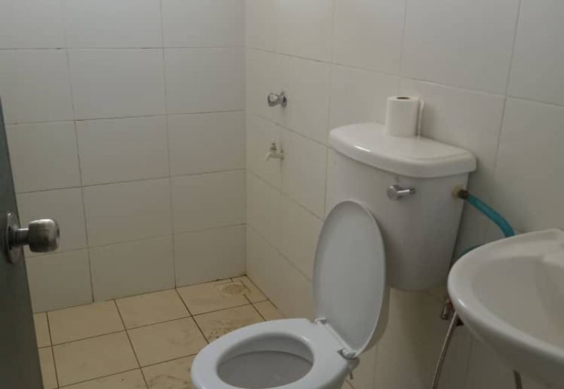 Stakan Single storey corner house For Rent