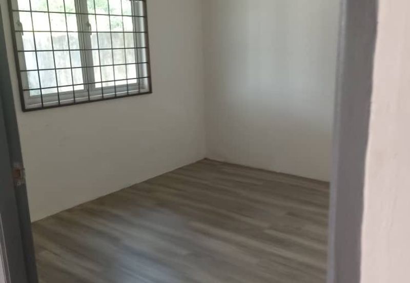 Stakan Single storey corner house For Rent