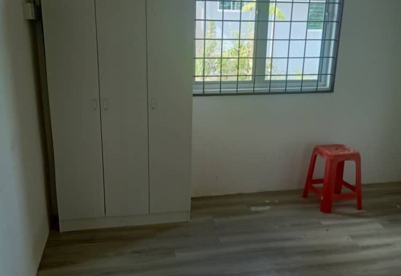 Stakan Single storey corner house For Rent
