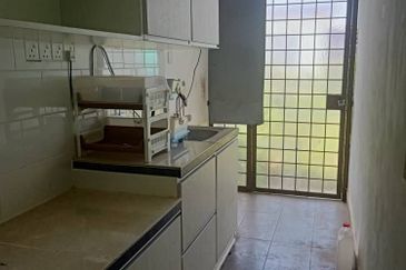 Stakan Single storey corner house For Rent